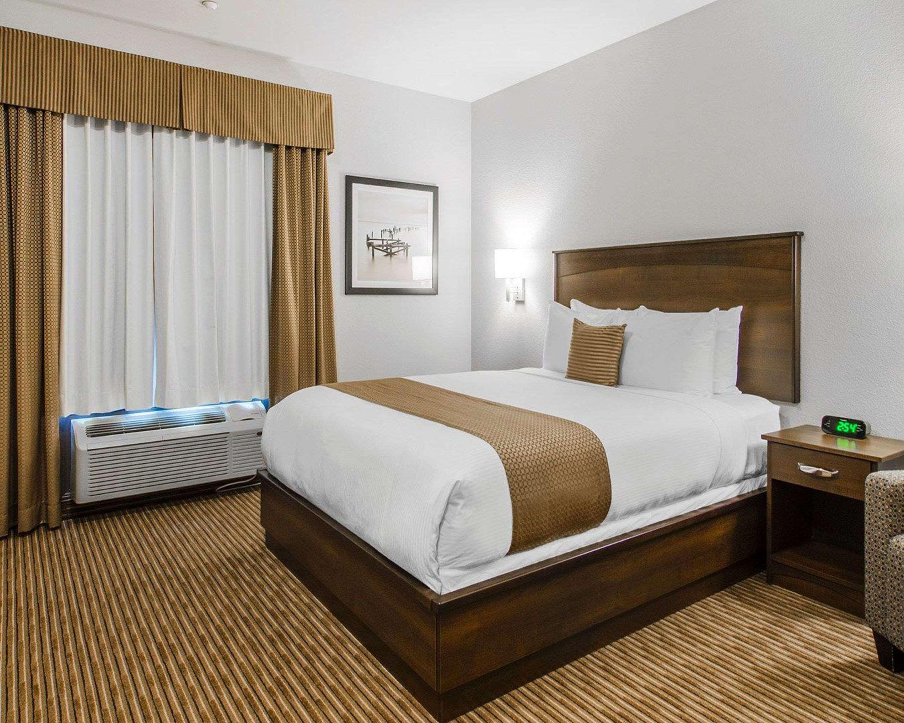 Quality Inn & Suites Estevan Luaran gambar