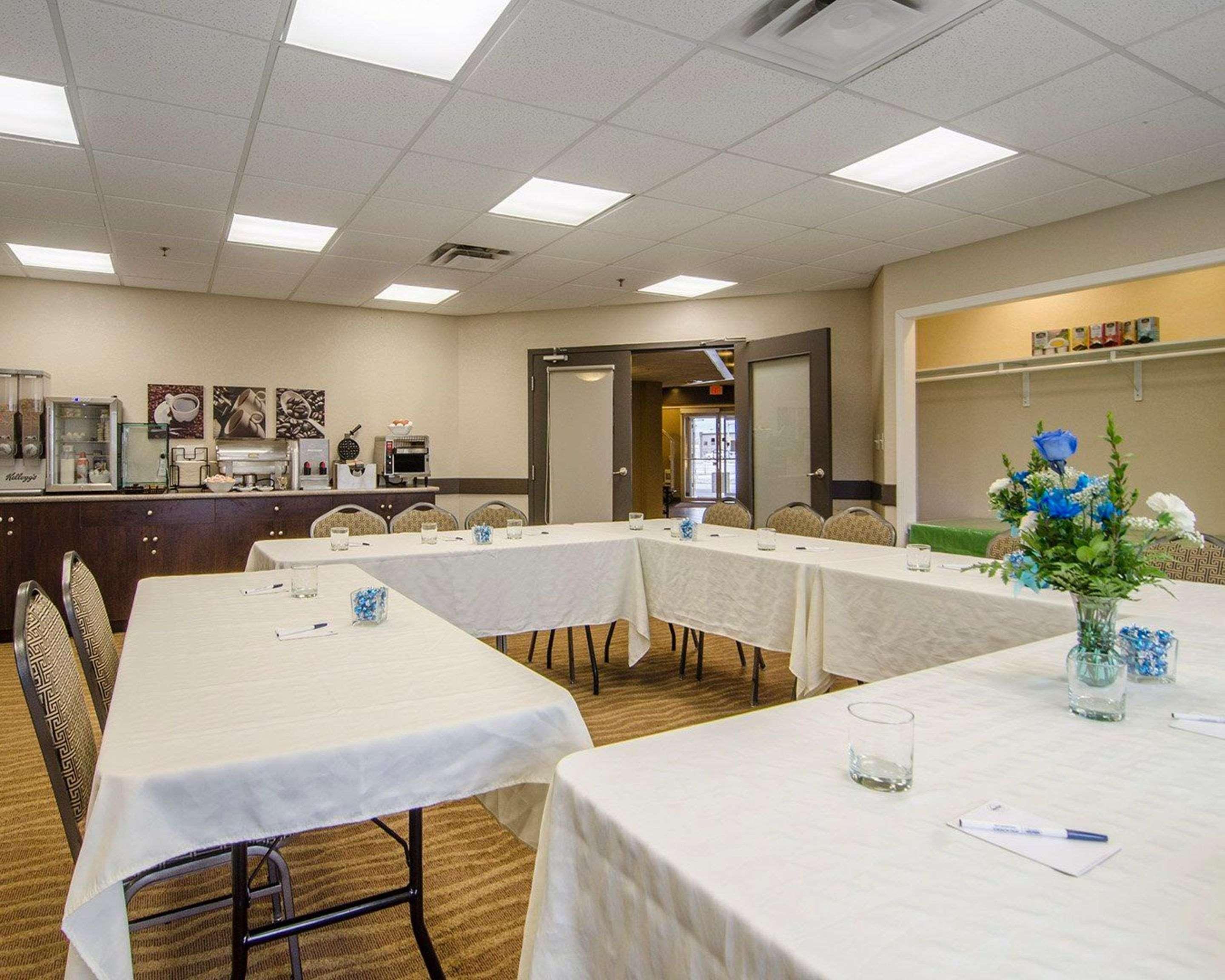 Quality Inn & Suites Estevan Luaran gambar