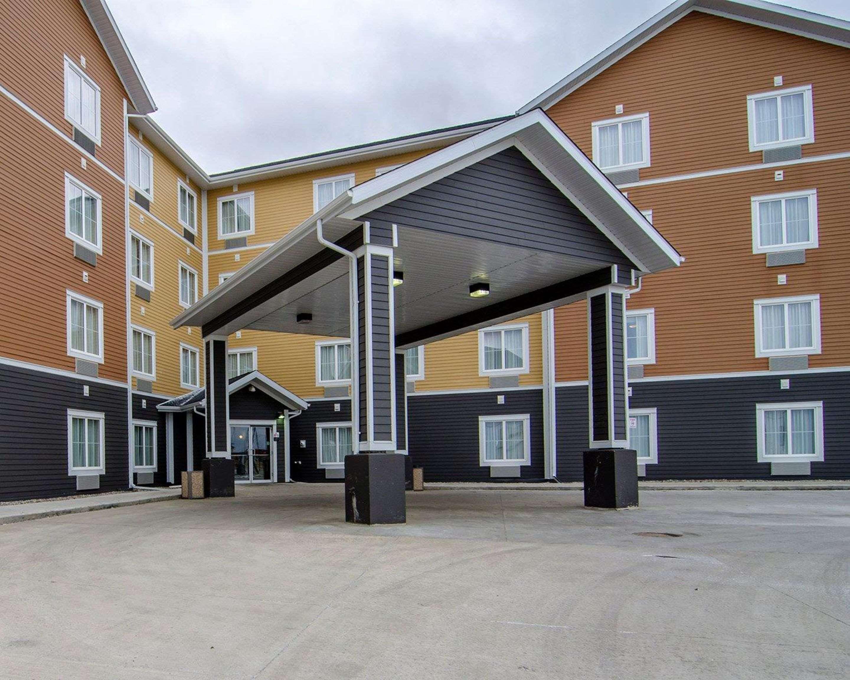Quality Inn & Suites Estevan Luaran gambar