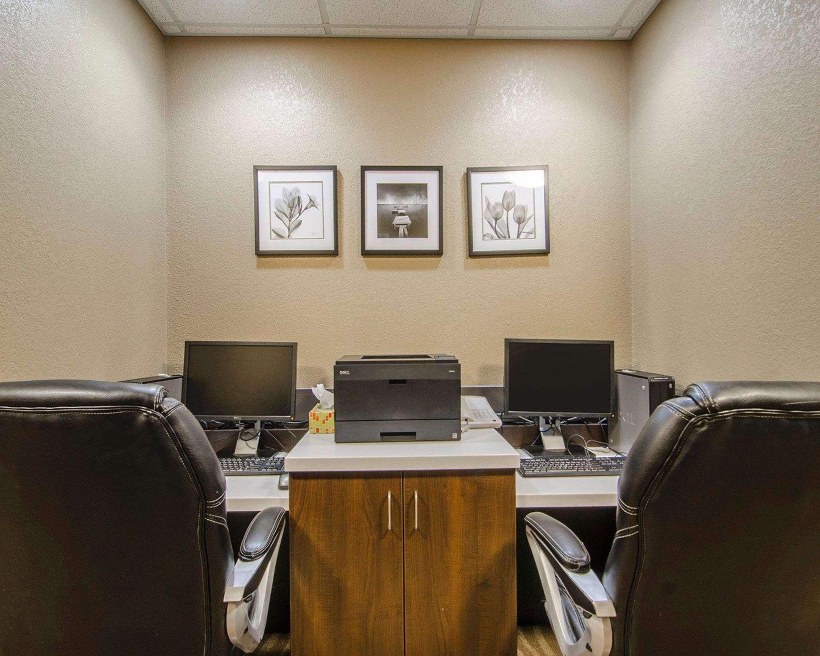 Quality Inn & Suites Estevan Luaran gambar