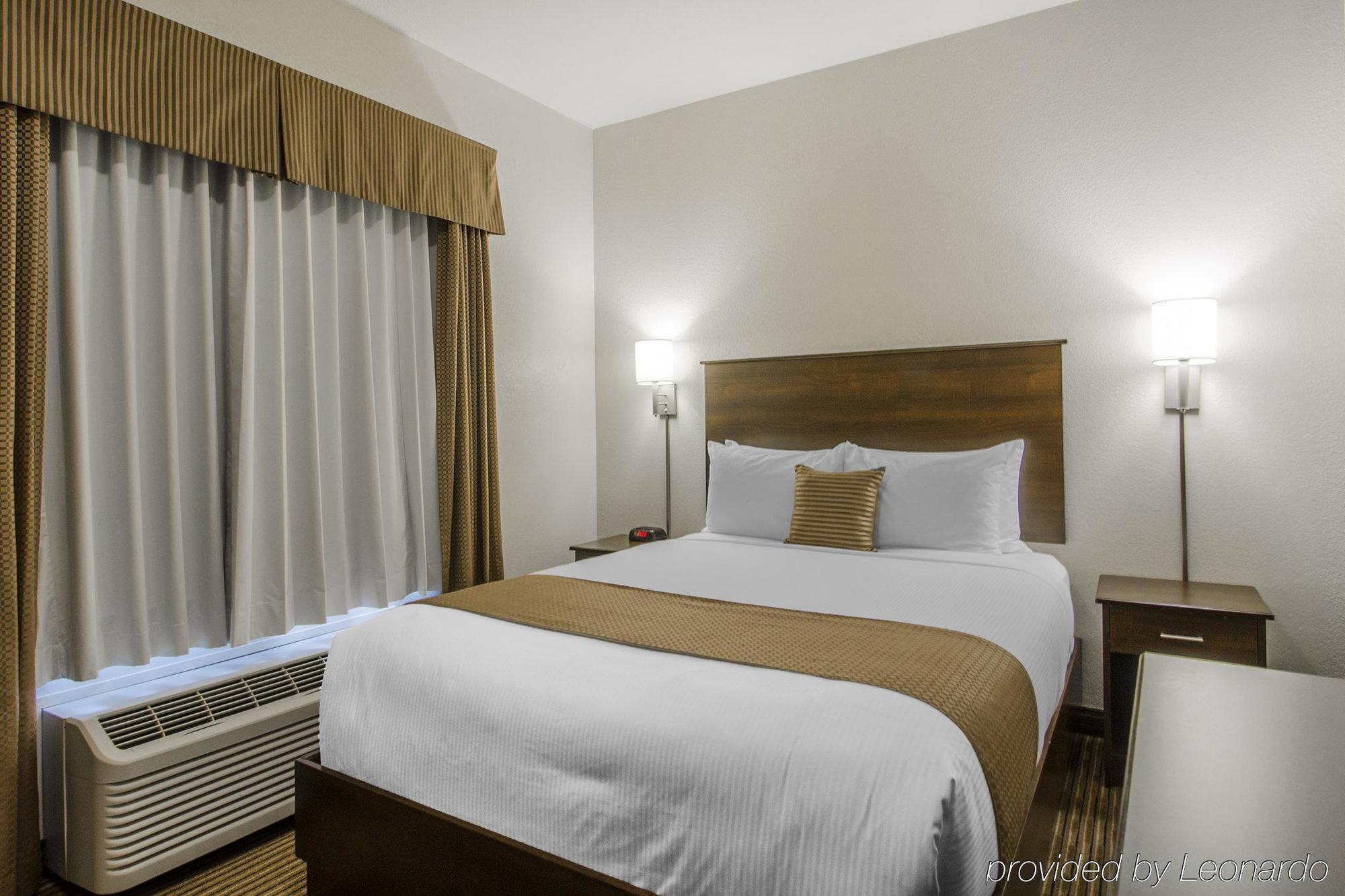 Quality Inn & Suites Estevan Luaran gambar